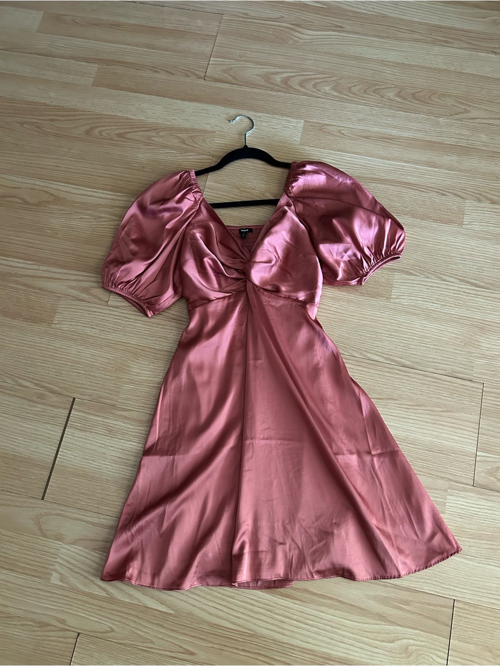 NWT Express Satin Finish Puff Sleeve Front Twist Fit Flare Dress XS